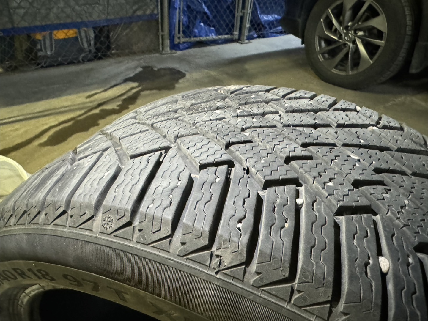 Continental VikingContact 7 Winter Tire 245/40R18
