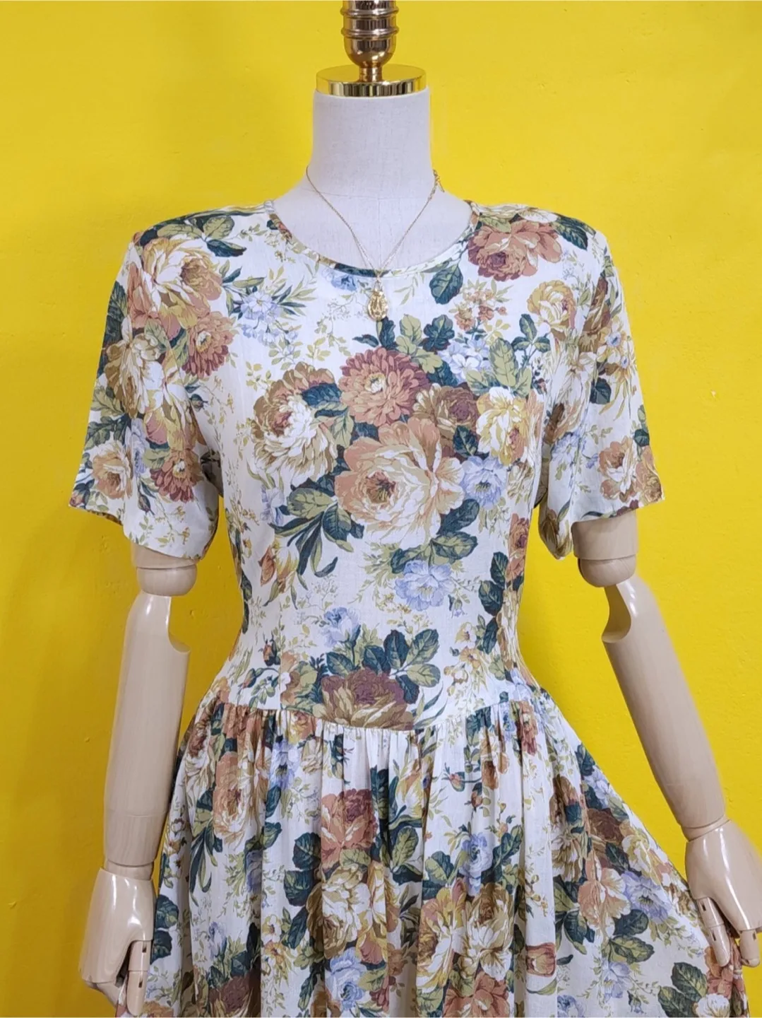 Vintage Floral Rayon Linen Midi Dress image indicator(3)