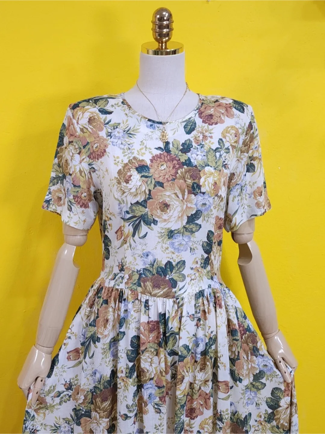 Vintage Floral Rayon Linen Midi Dress image indicator(6)