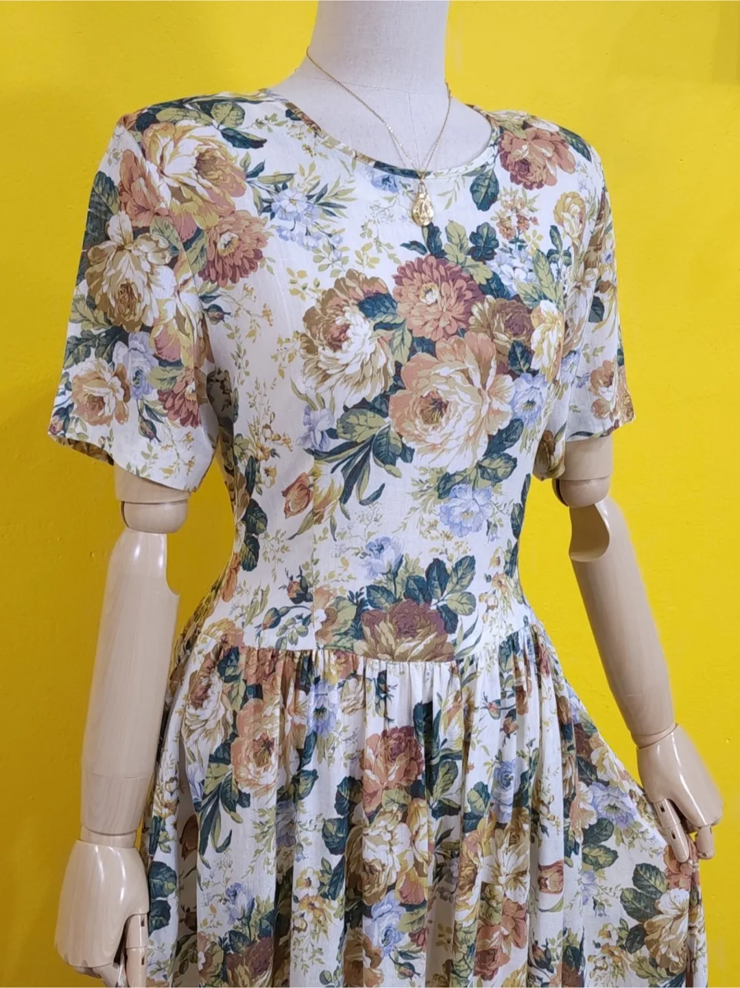 Vintage Floral Rayon Linen Midi Dress image indicator(2)