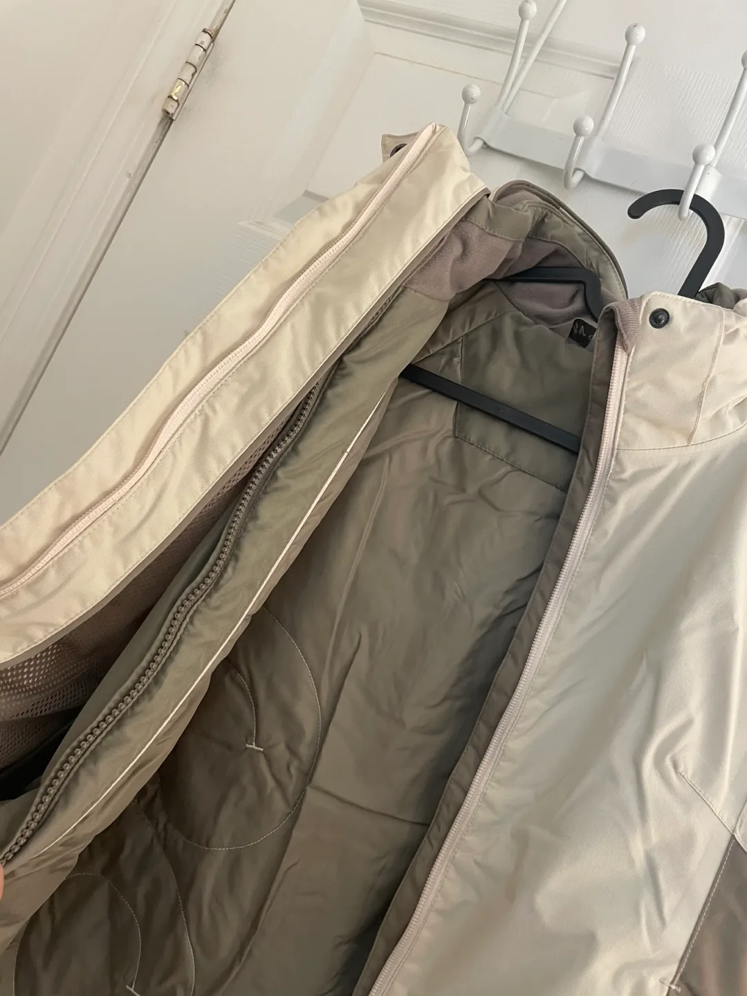 Declathon Women's Jacket image indicator(3)