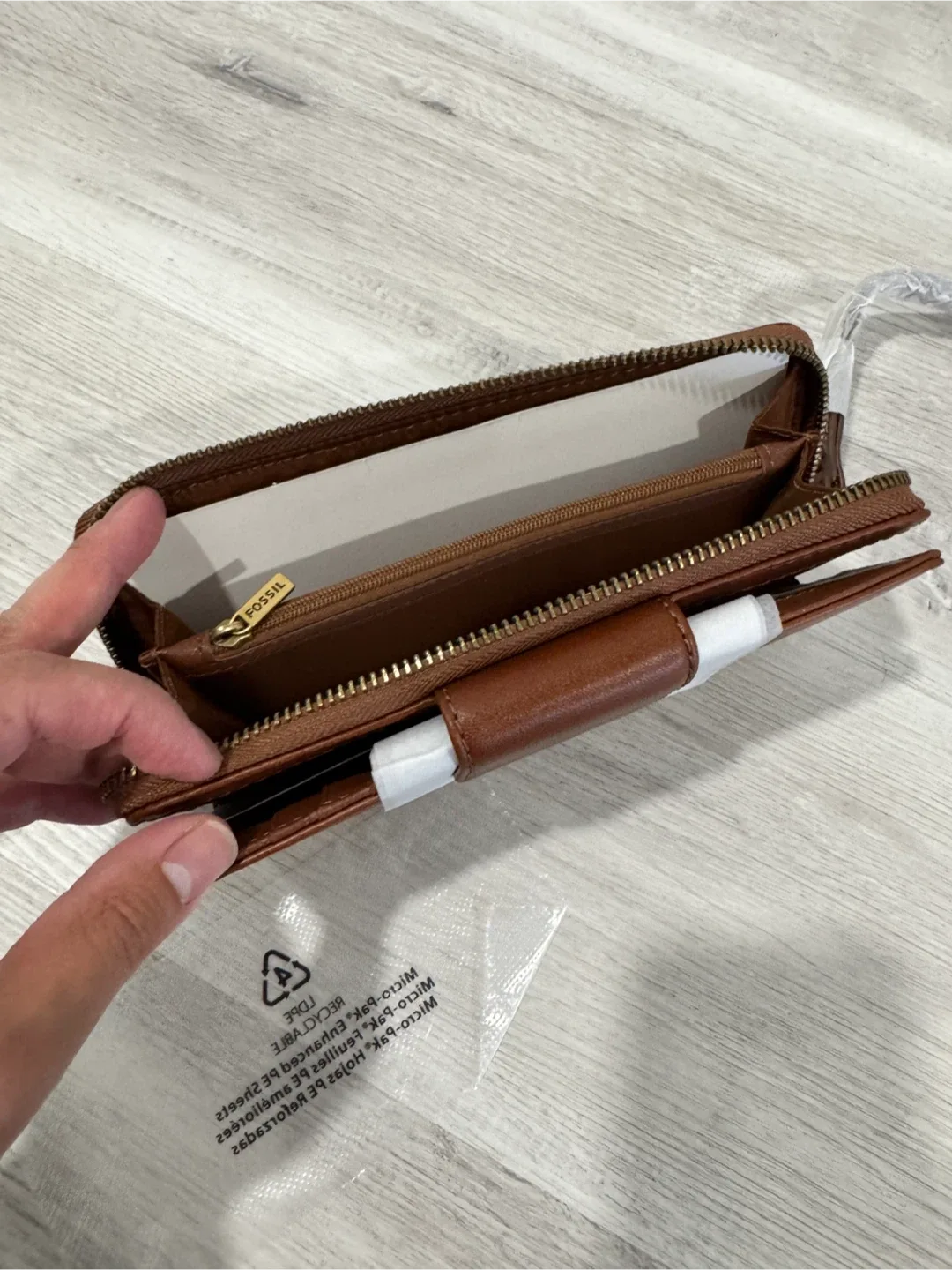 New Fossil Leather Wallet - Medium Brown image indicator(4)