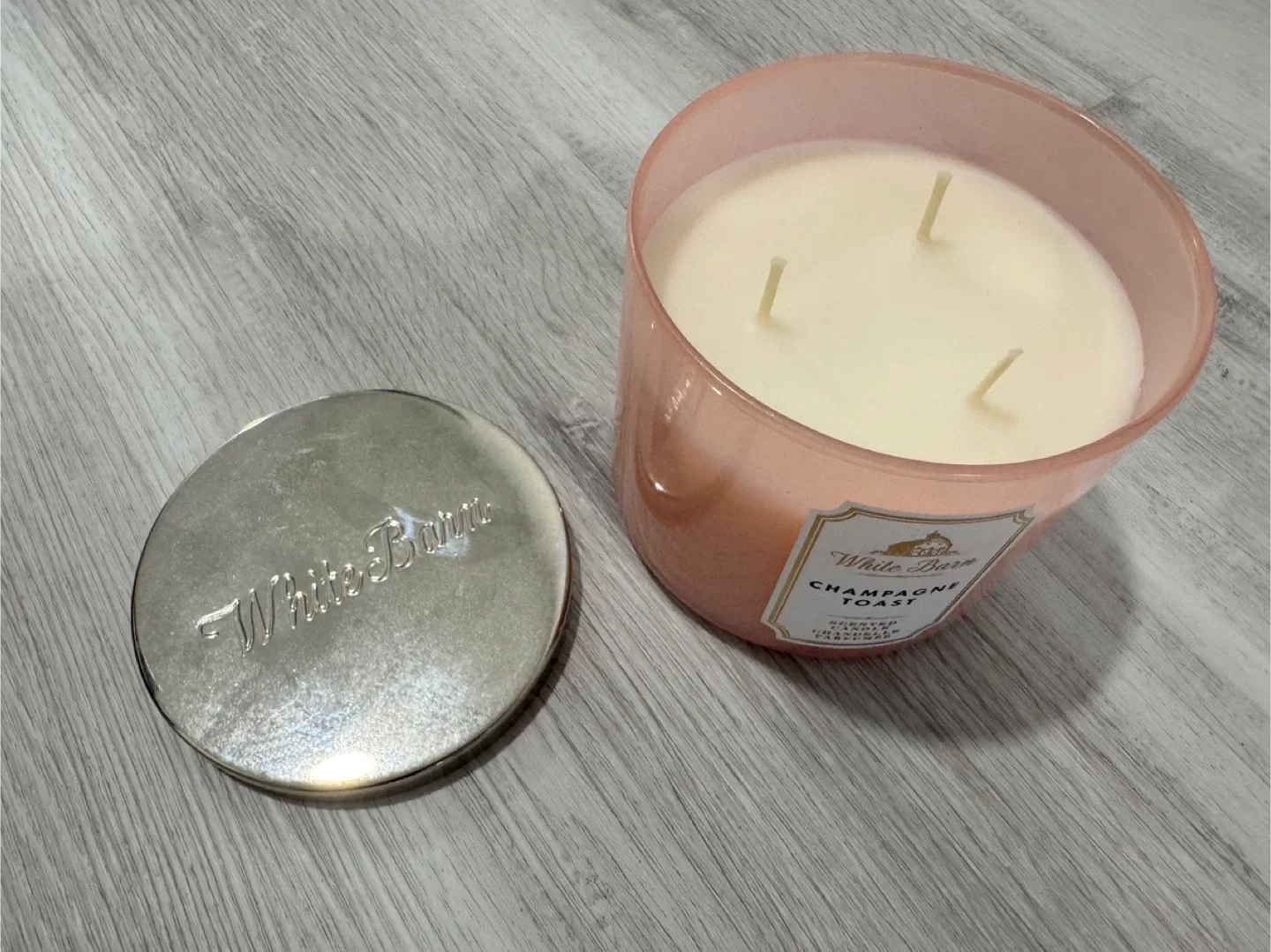 White Barn Champagne Toast Candle image indicator(2)