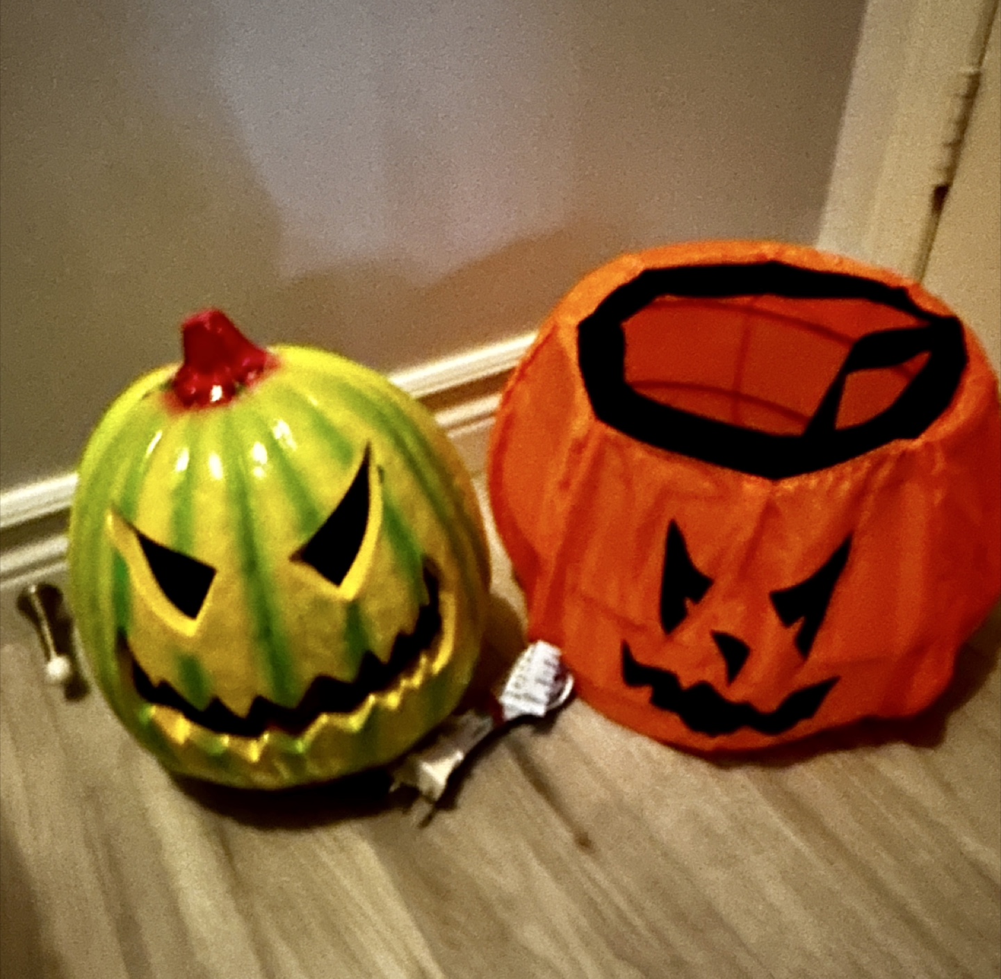 Halloween Costumes, Decor & Accessories Bundle - photo 2