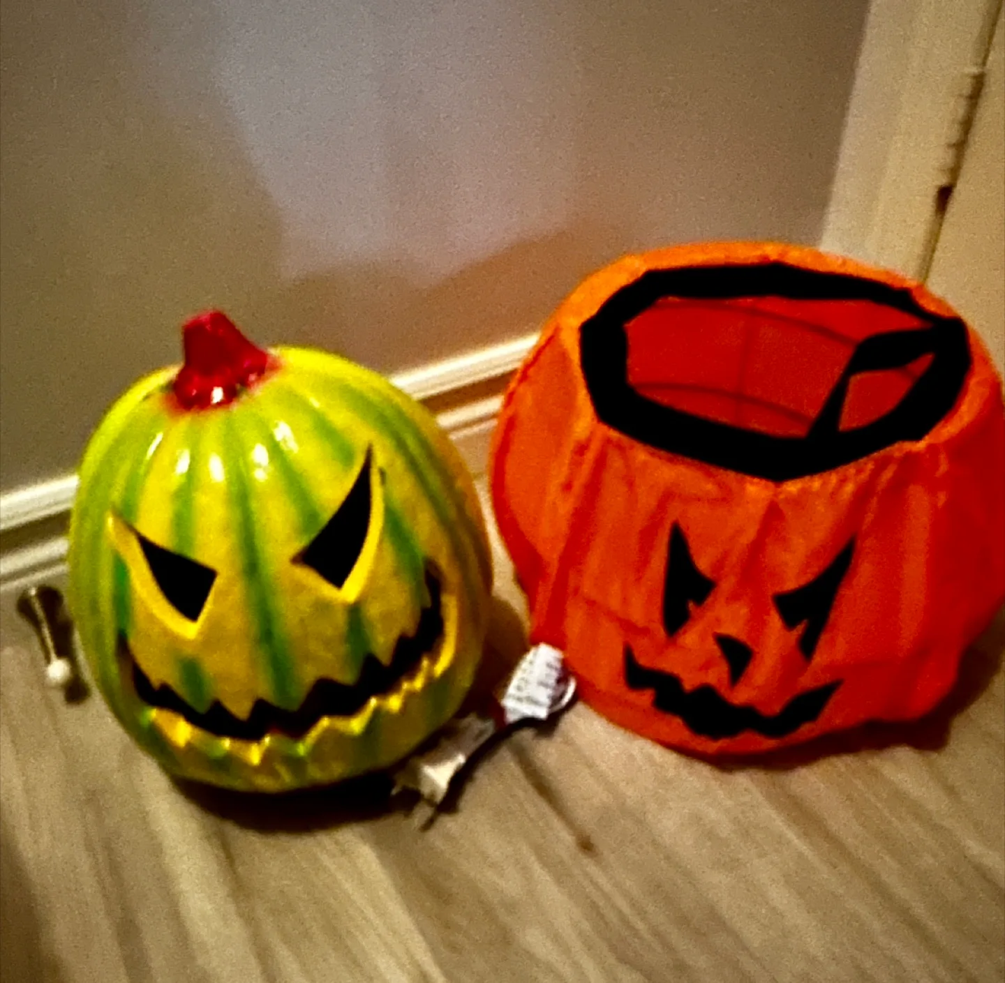 Halloween Decor & Accessories Bundle thumbnail