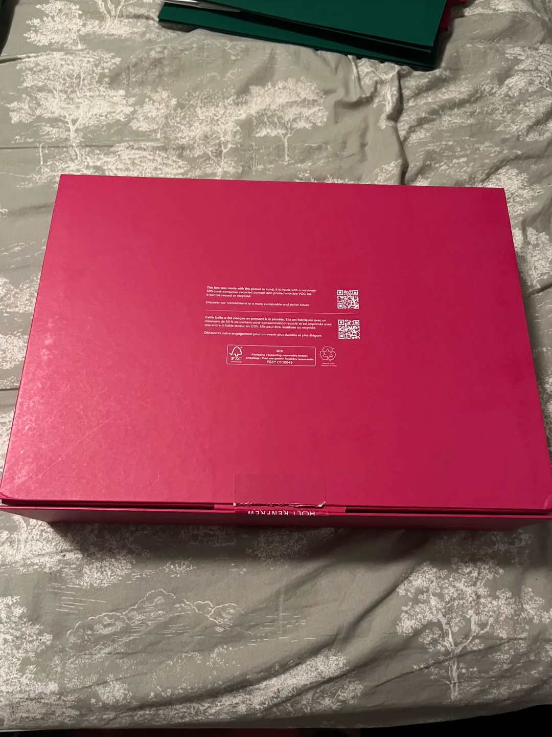 Holt Renfrew Empty Gift Box - NEW image indicator(4)