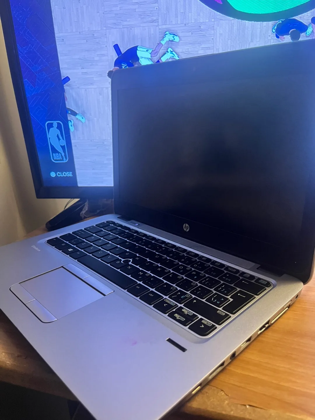 HP EliteBook Laptop image indicator(4)