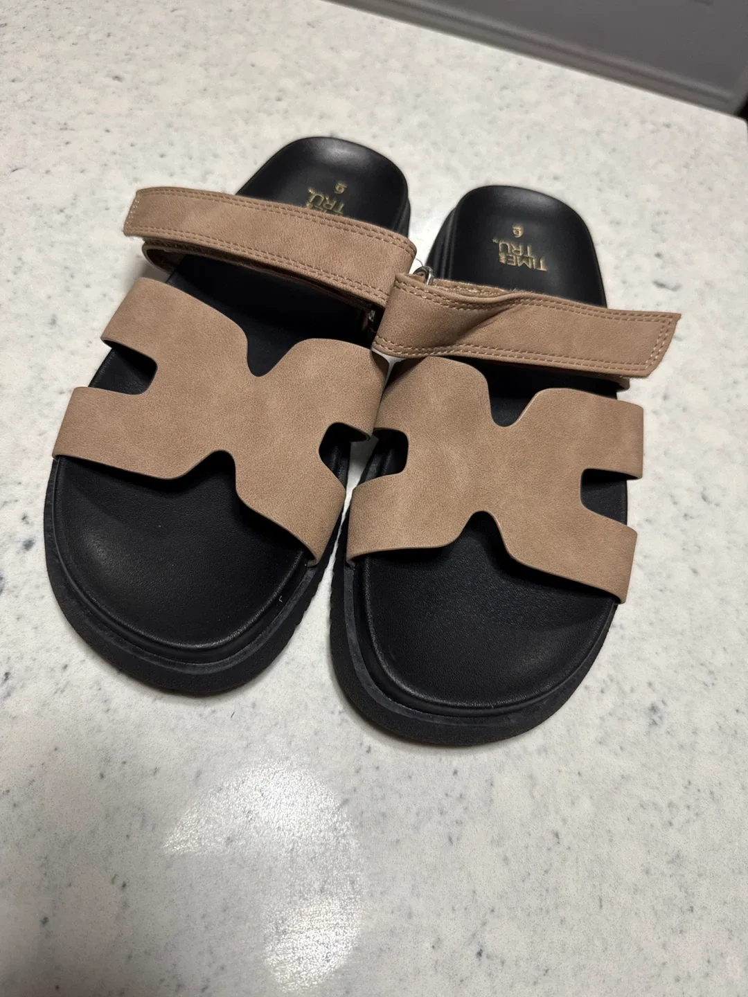 Time and Tru Sandals - Size 6 thumbnail