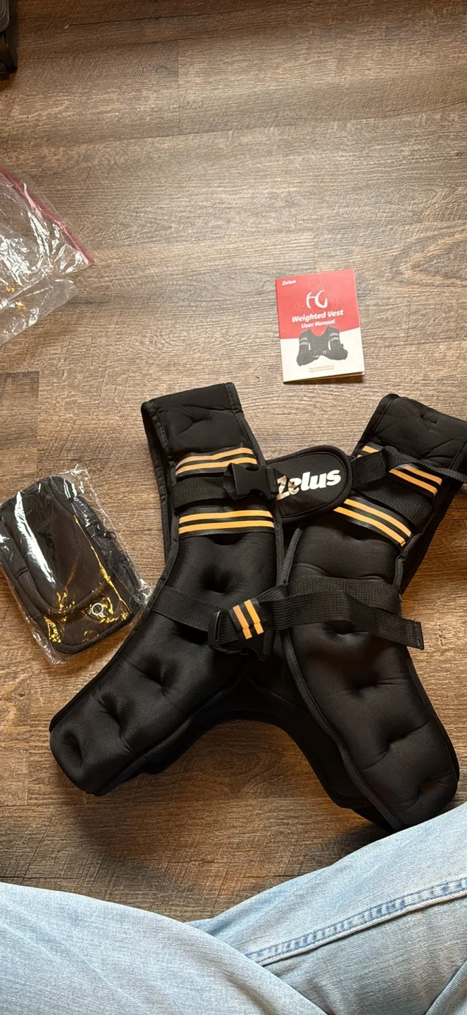 Adjustable Weighted Vest - Black 16 lb image indicator(9)