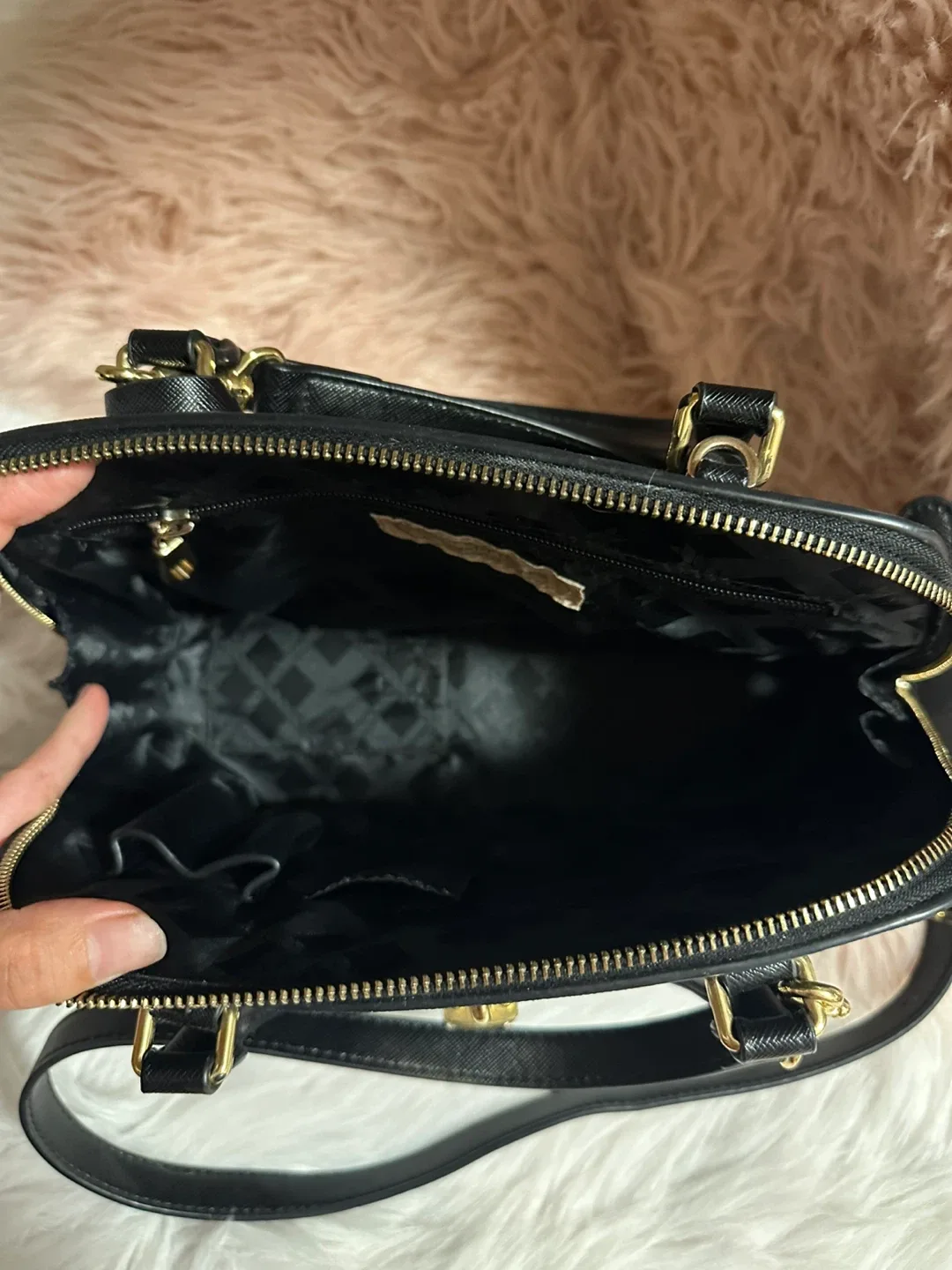 Samantha Thavasa Black Dome Satchel image indicator(3)