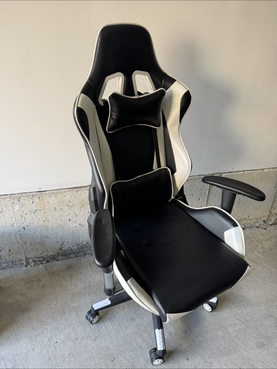 Black & White Gaming Chair
