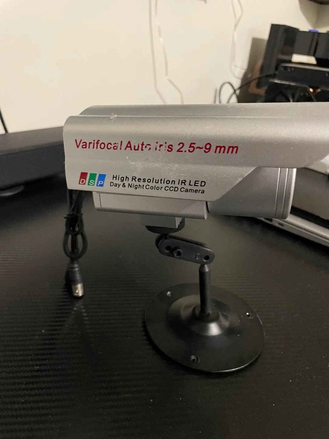 Varifocal Auto Iris 2.5-9 mm Day & Night Camera image indicator(2)