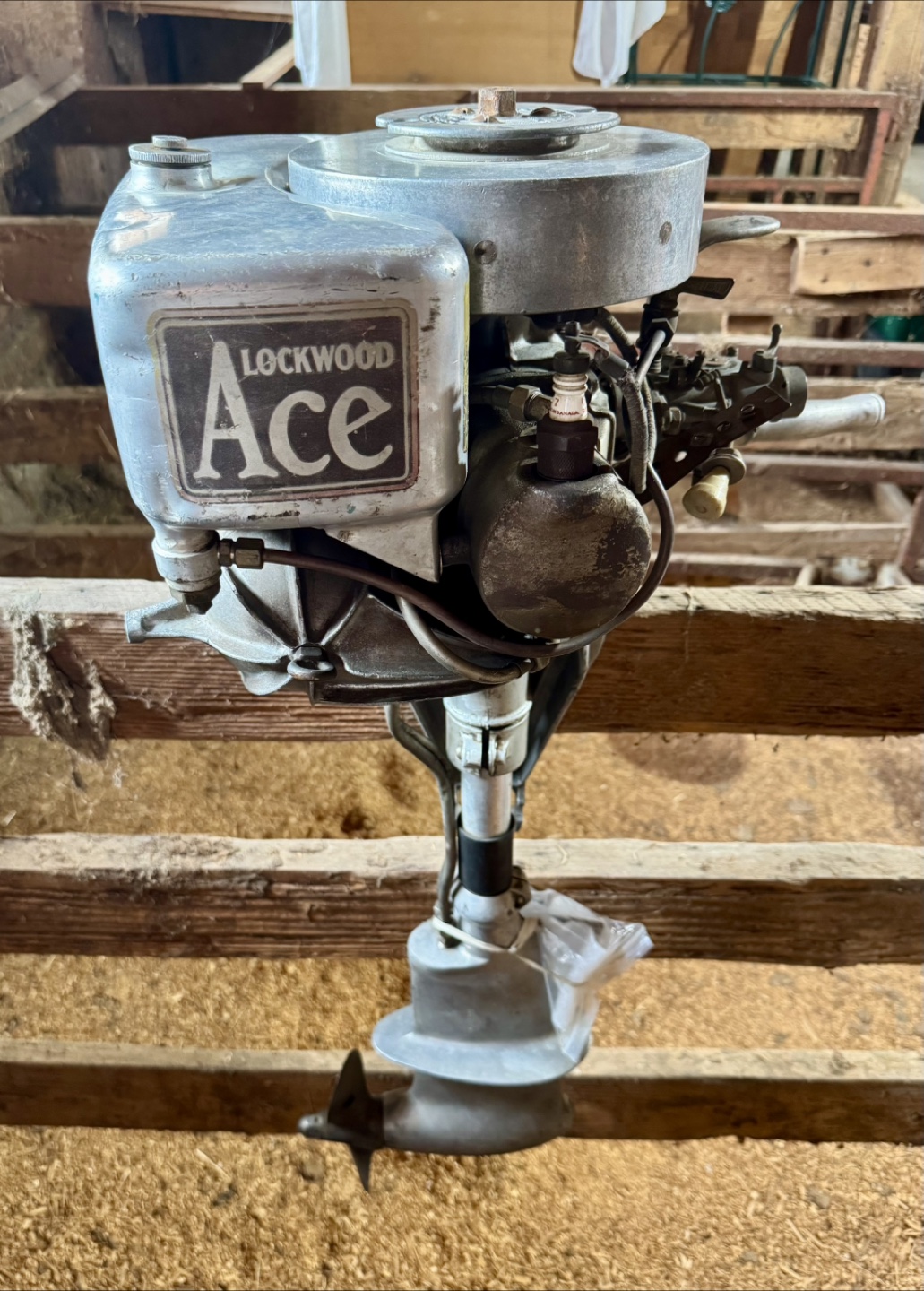 Lockwood Ace Outboard Motor - photo 2