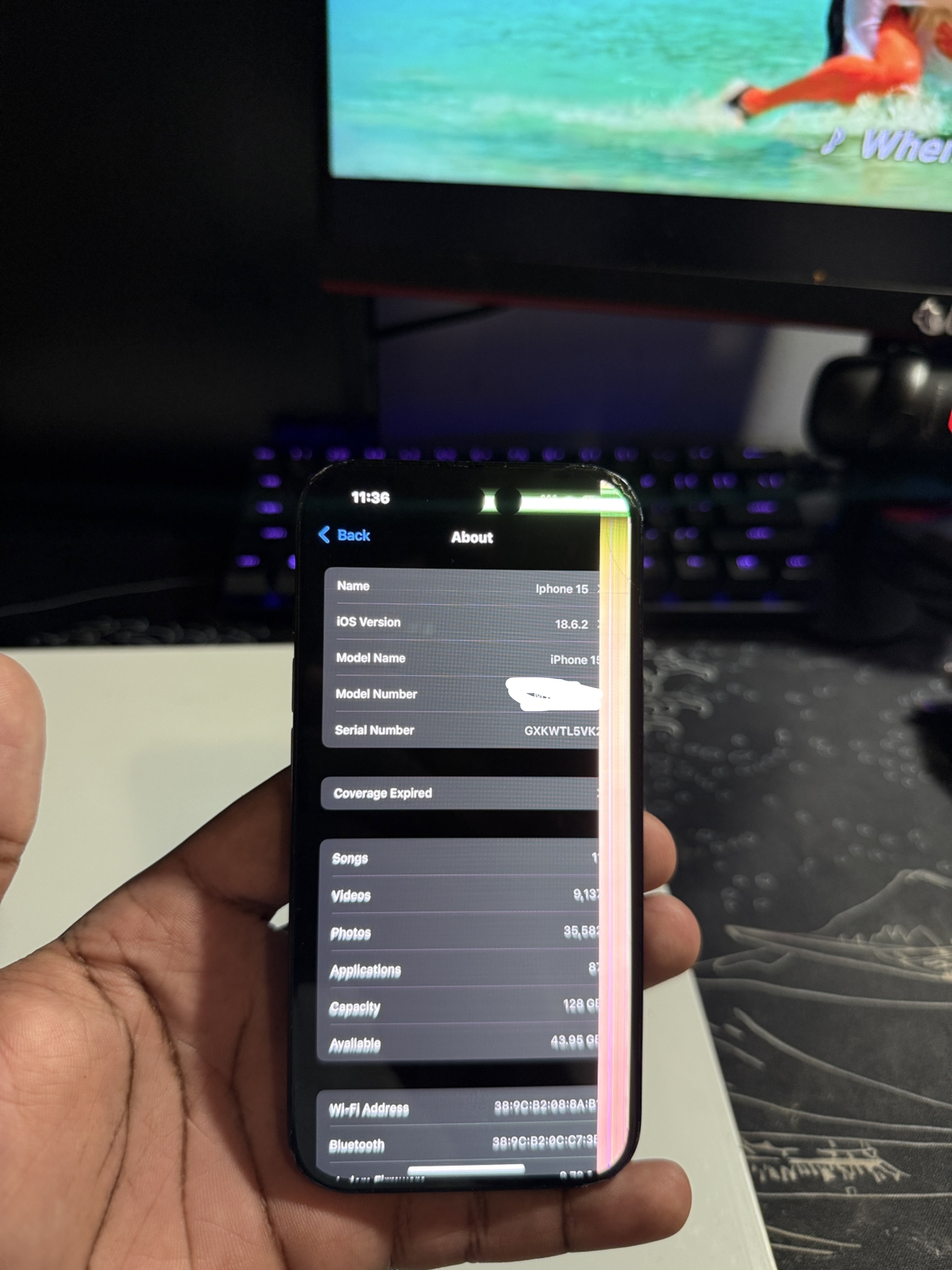 iPhone 15 128GB - Damaged Screen