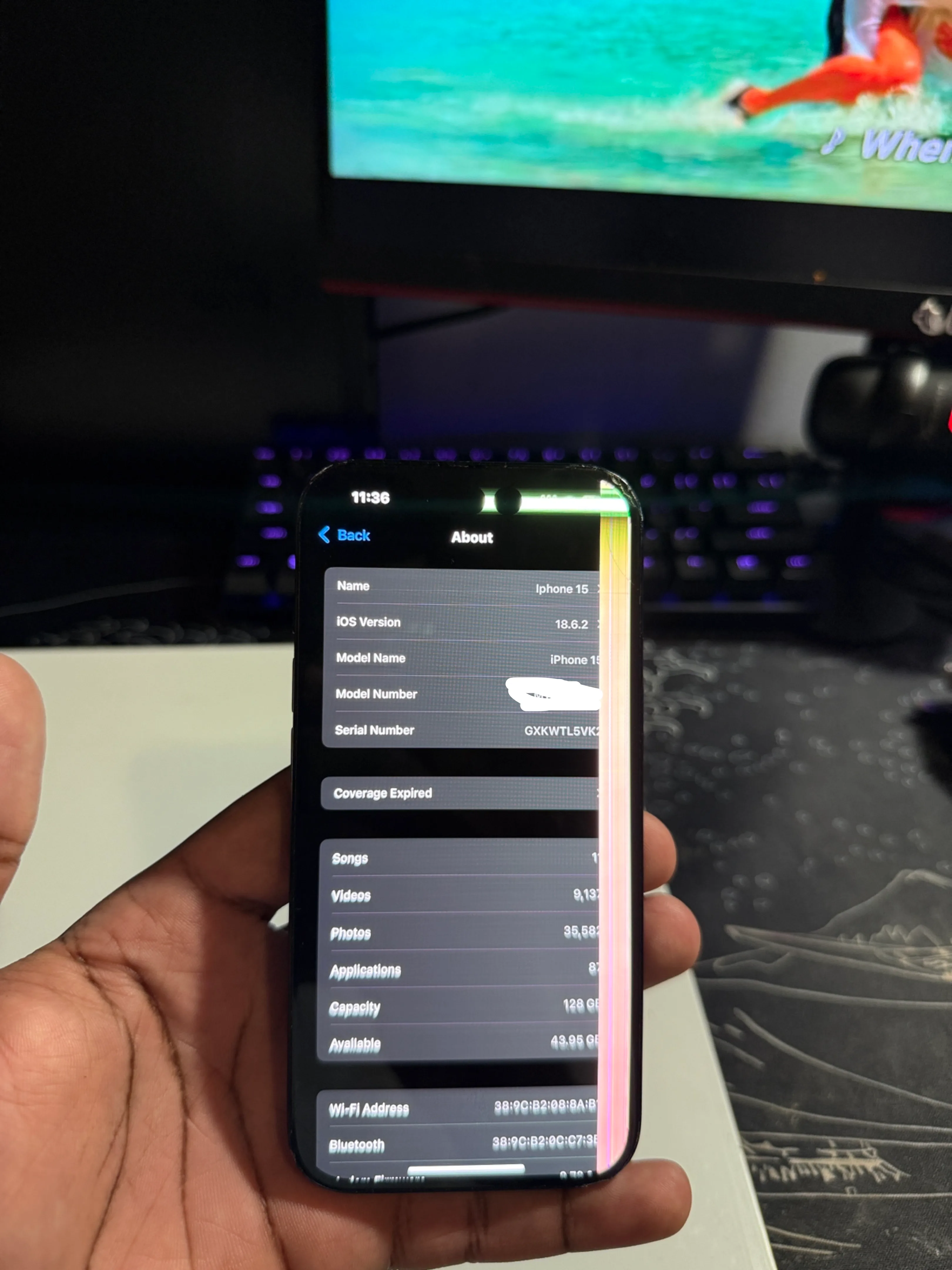 iPhone 15 128GB - Damaged Screen thumbnail