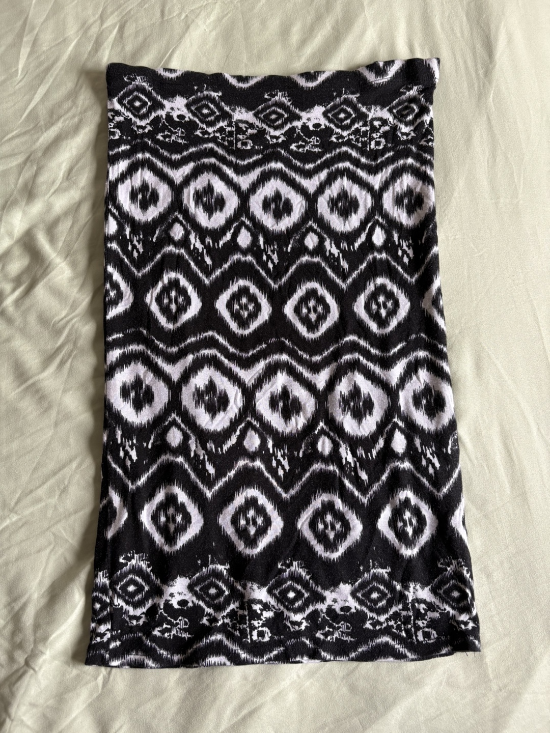 Black & White Patterned Skirt - Size Medium