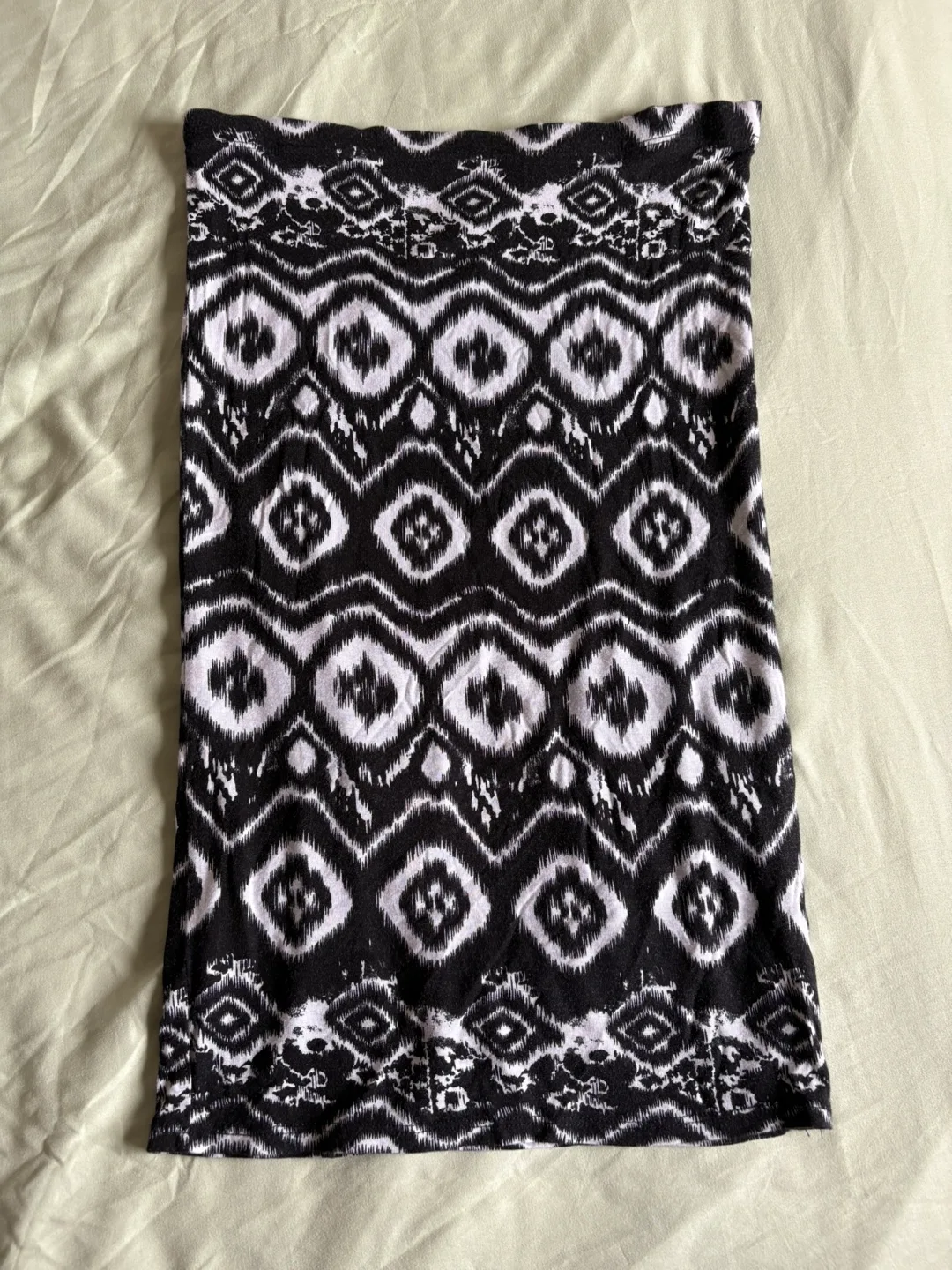 Black & White Patterned Skirt - Size Medium thumbnail