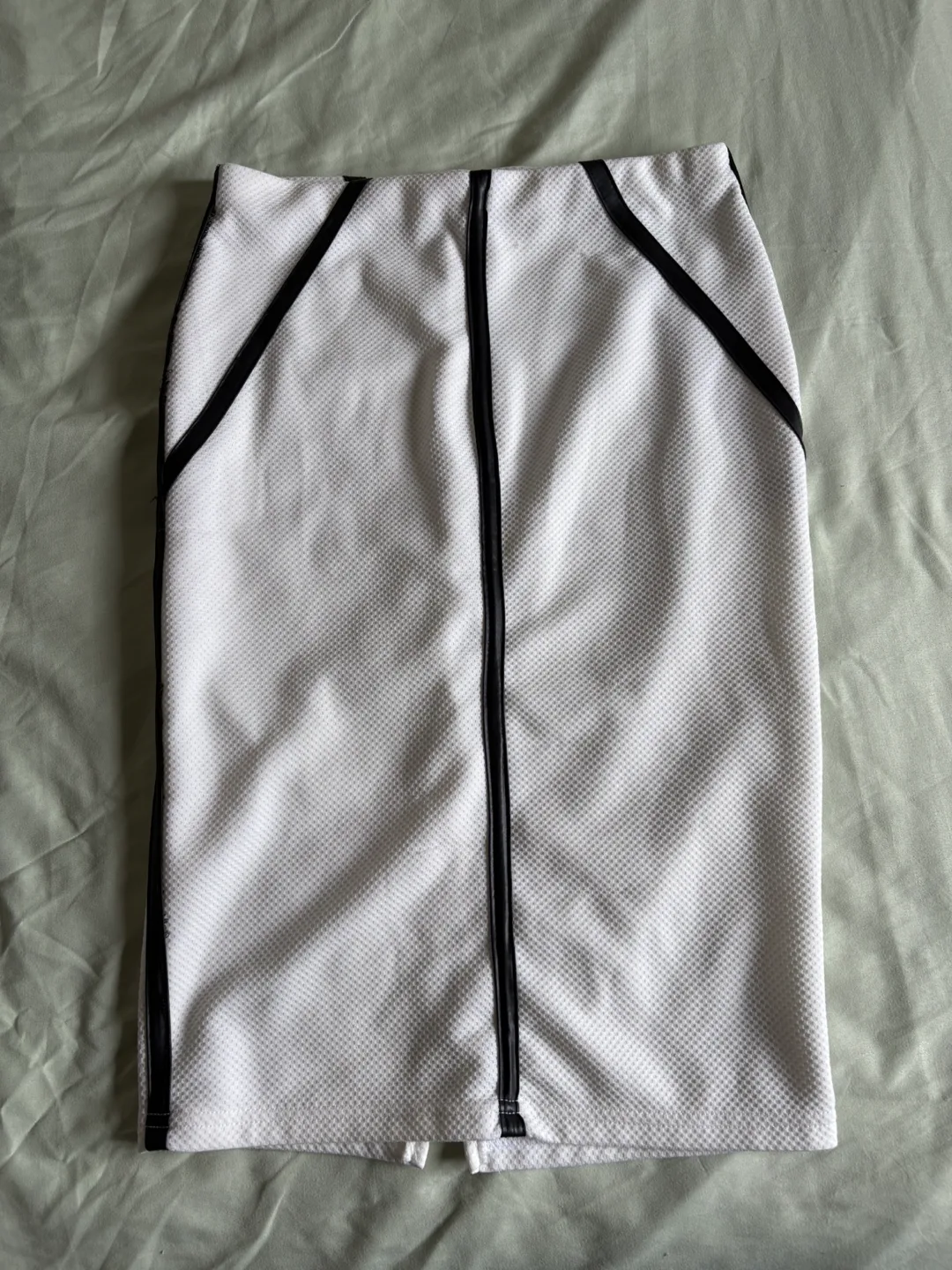 Contenta White Skirt - Size Small thumbnail