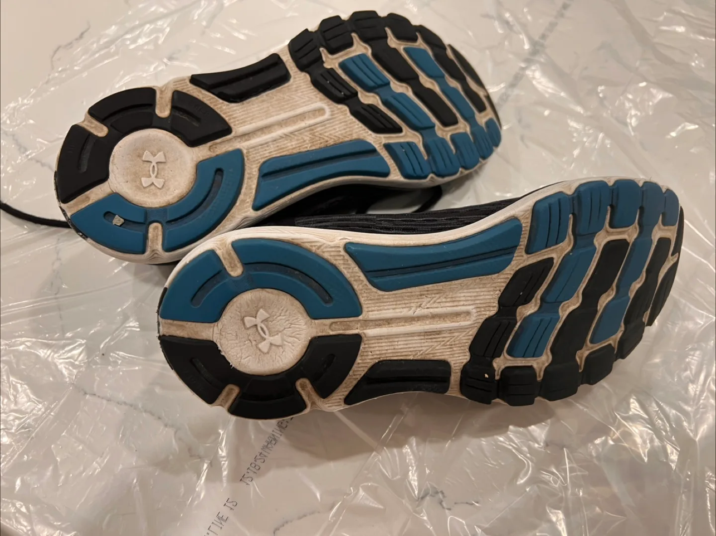 Womens Under Armour Runners Size 7 image indicator(5)