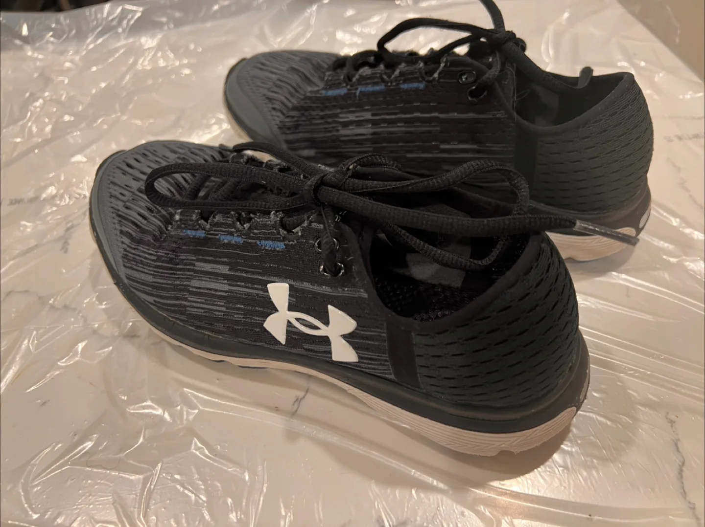Womens Under Armour Runners Size 7 image indicator(4)