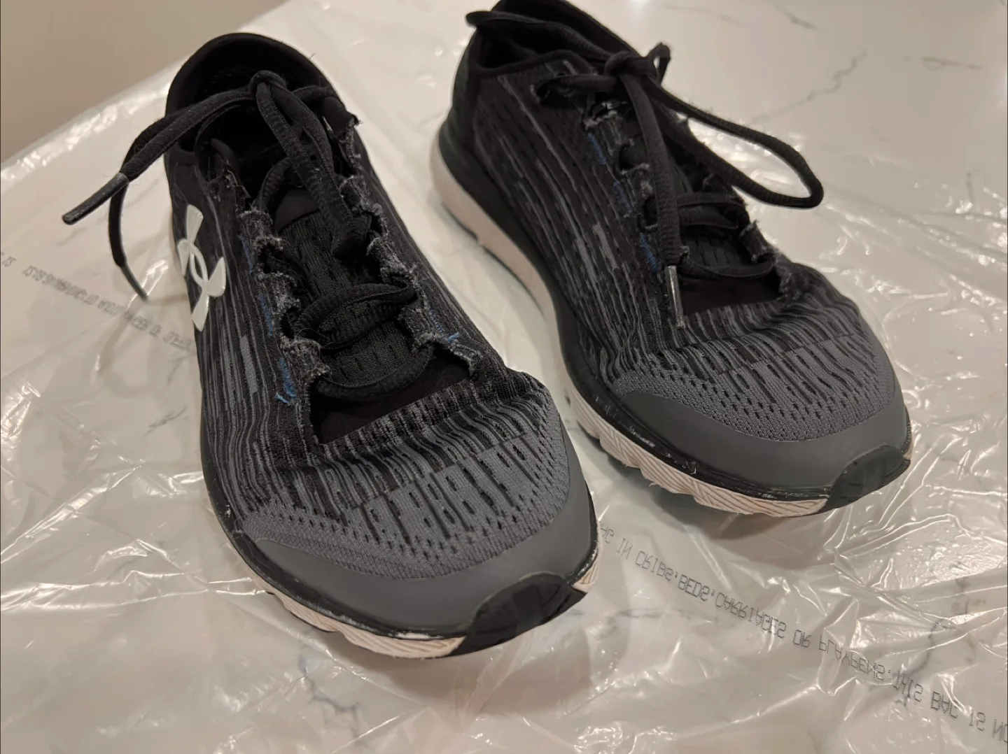 Womens Under Armour Runners Size 7 image indicator(2)