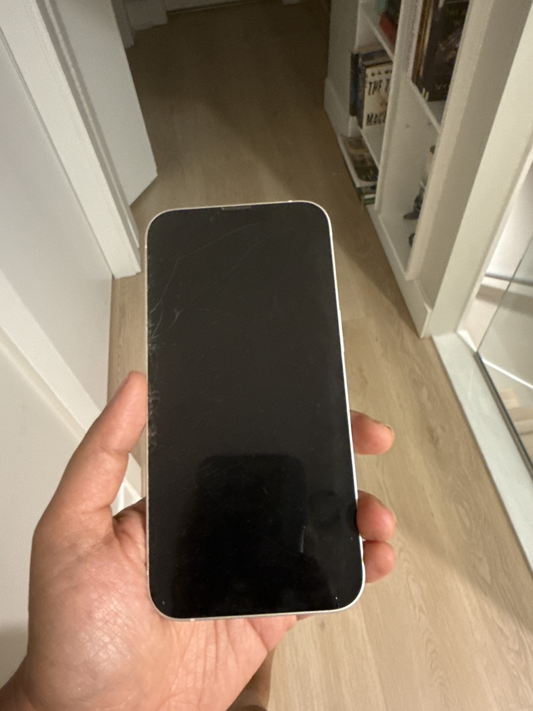 iPhone 14 128GB White - Fully Functional with Cracked Screen - photo 2