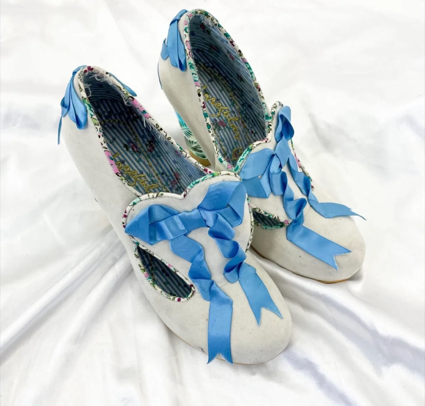 Vintage Heels US 6 (Read Description) thumbnail
