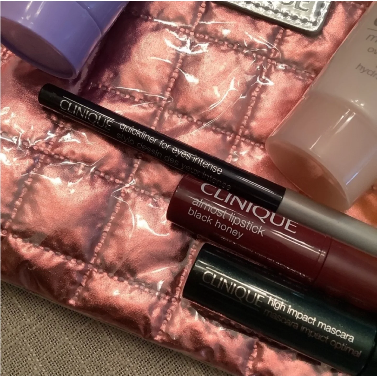 Clinique Makeup Set image indicator(2)