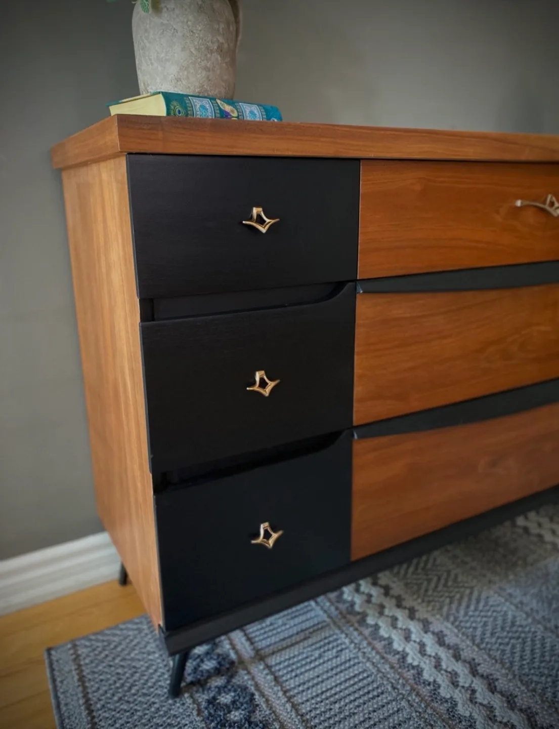 ✨ Vintage Kroehler Mid-Century Modern Dresser – ✨ image indicator(7)