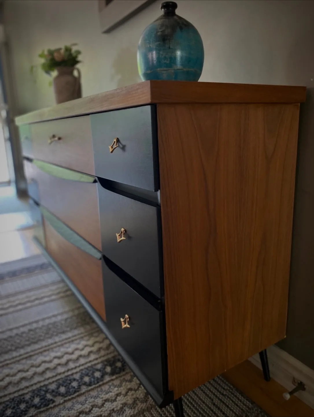 ✨ Vintage Kroehler Mid-Century Modern Dresser – ✨ image indicator(3)