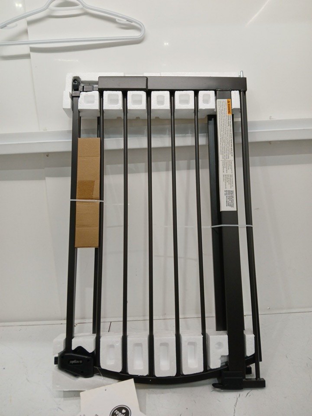 REGALO EASY STEP ARCHED DECOR SAFETY GATE - photo 2