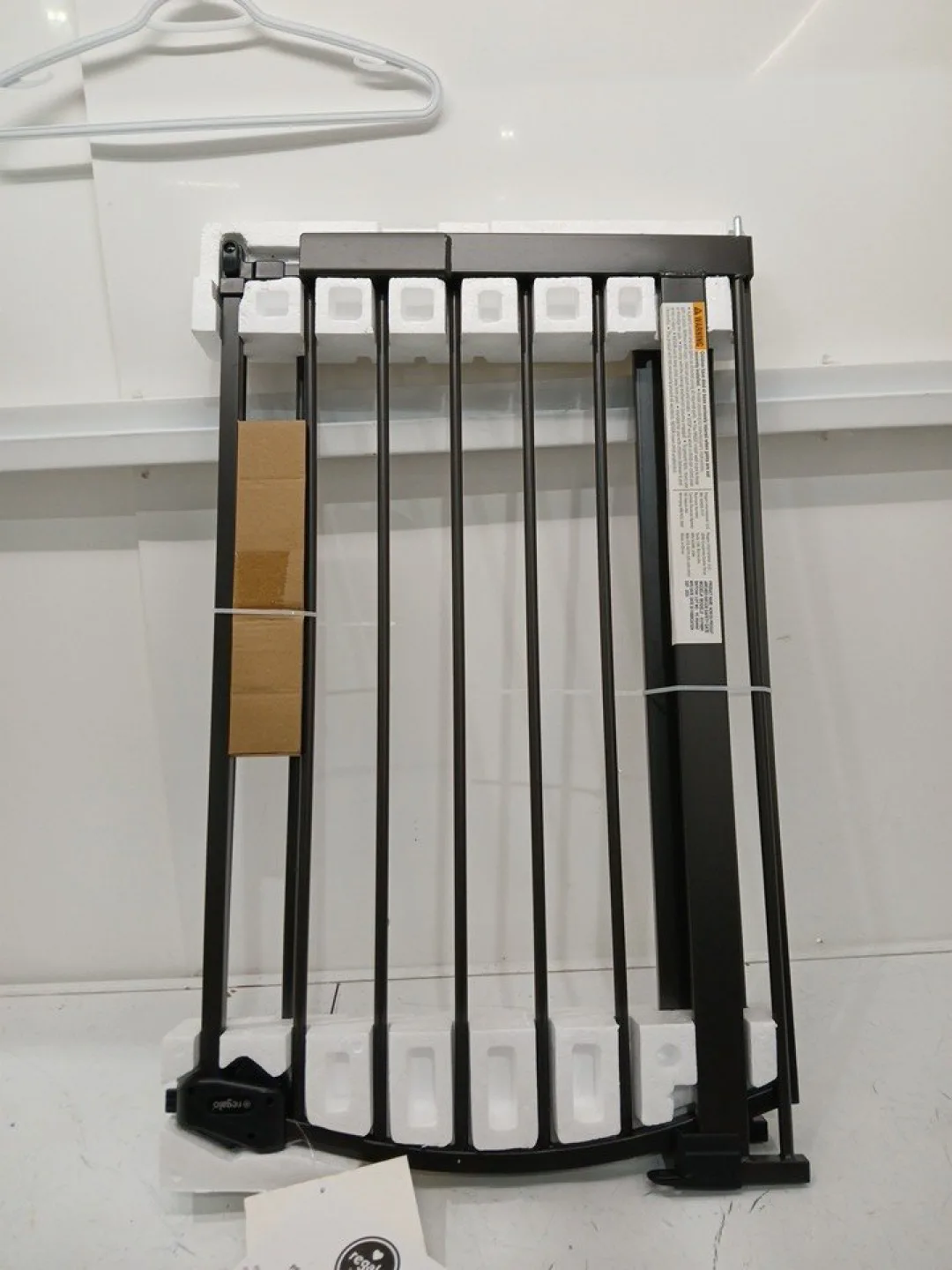 REGALO EASY STEP ARCHED DECOR SAFETY GATE image indicator(2)