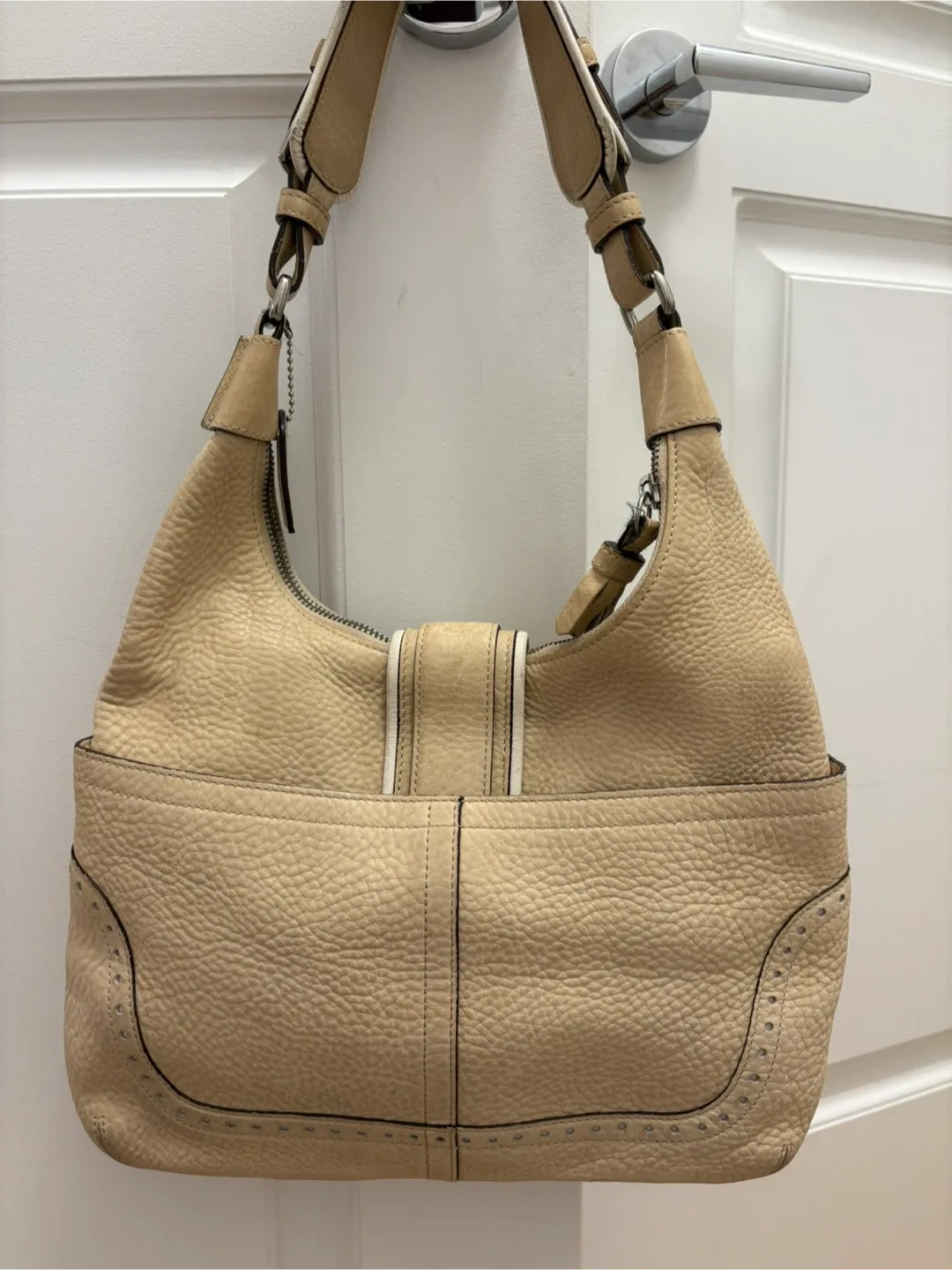 Coach Leather Hobo Bag image indicator(3)