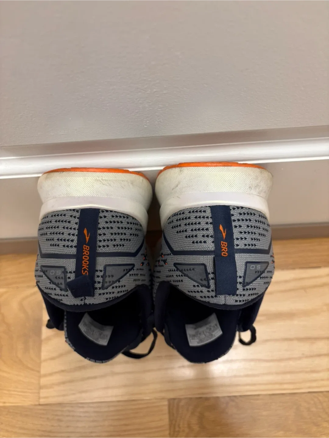 Brooks Levitate 5 Running Shoes - Gray image indicator(5)