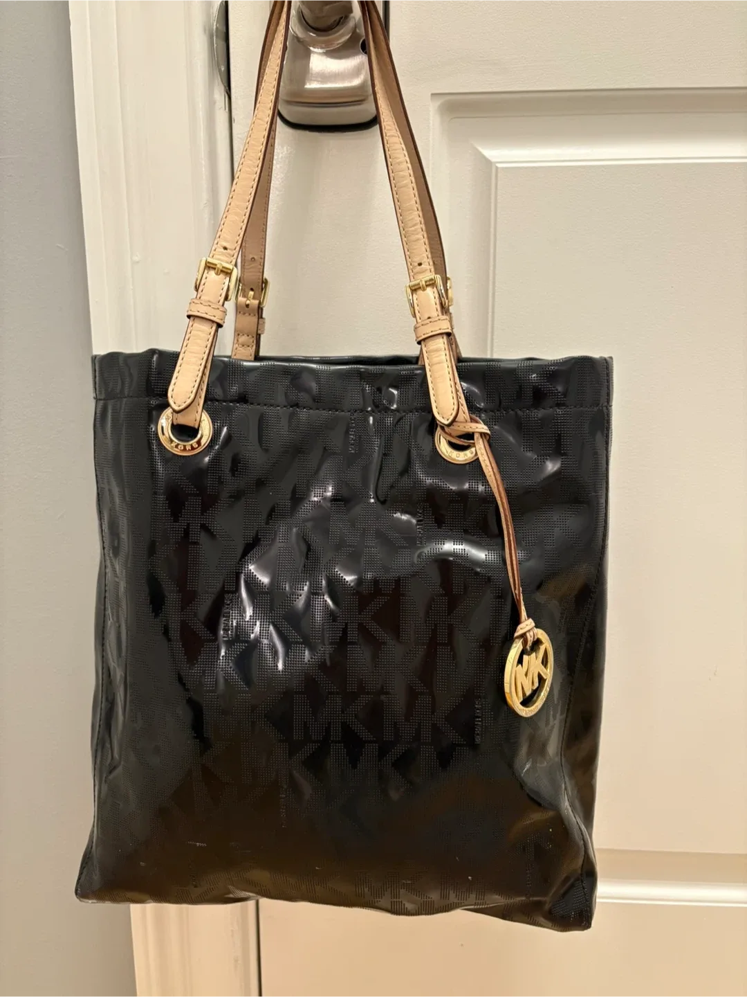Michael Kors Black Tote Bag image indicator(2)