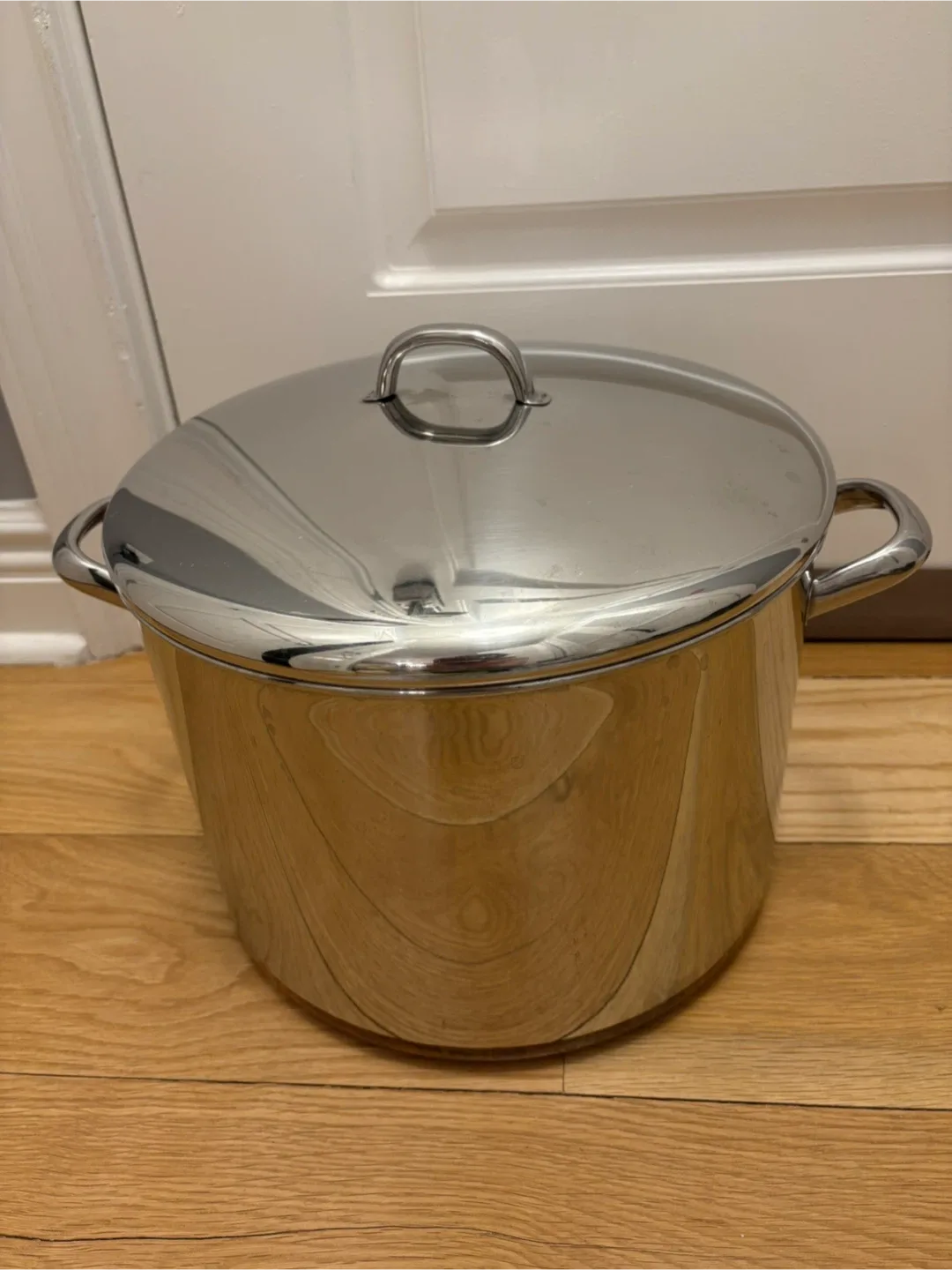 Stainless Steel Stock Pot with Lid image indicator(2)