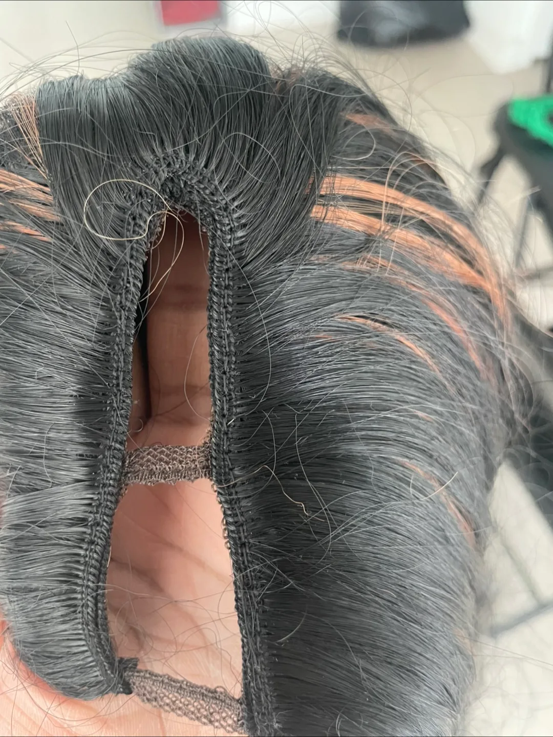 U-part synthetic Wig - Black with Brown Highlights image indicator(2)