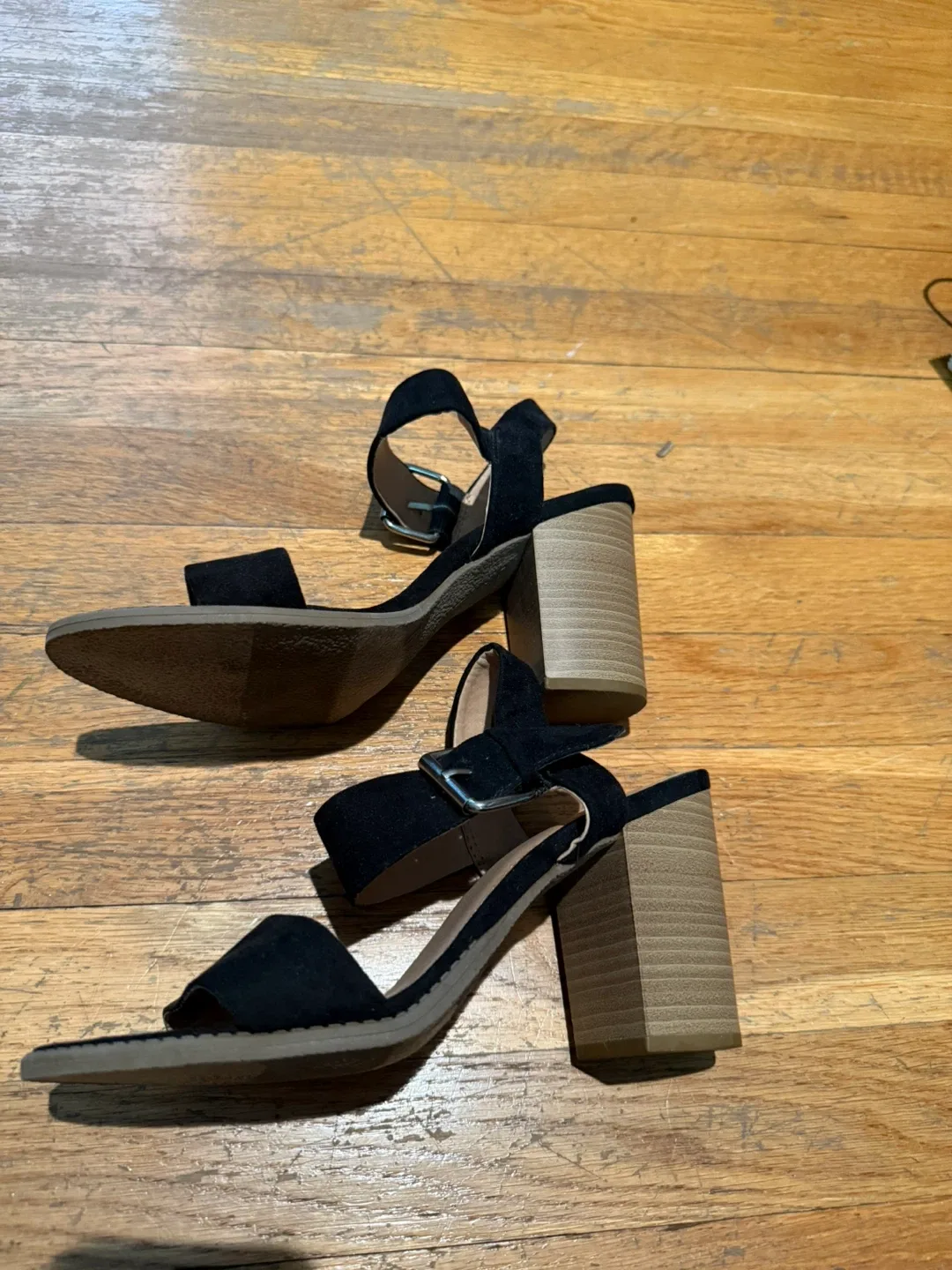 Brash Black Heeled Sandals - Size 9 image indicator(2)