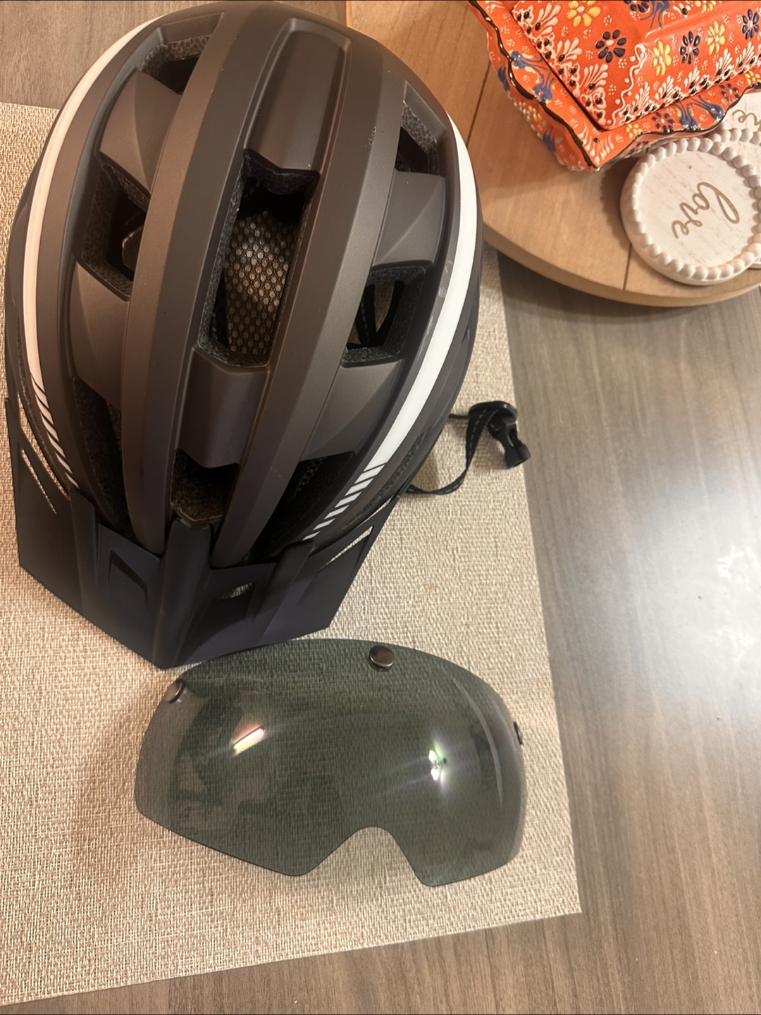 Victgoal Bike Helmet with Visor - photo 4