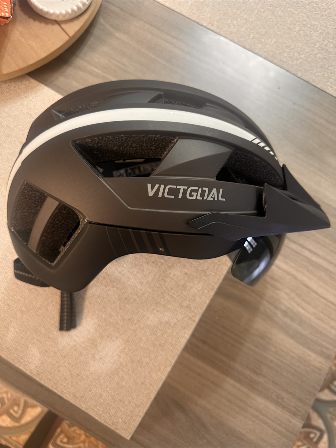 Victgoal Bike Helmet with Visor