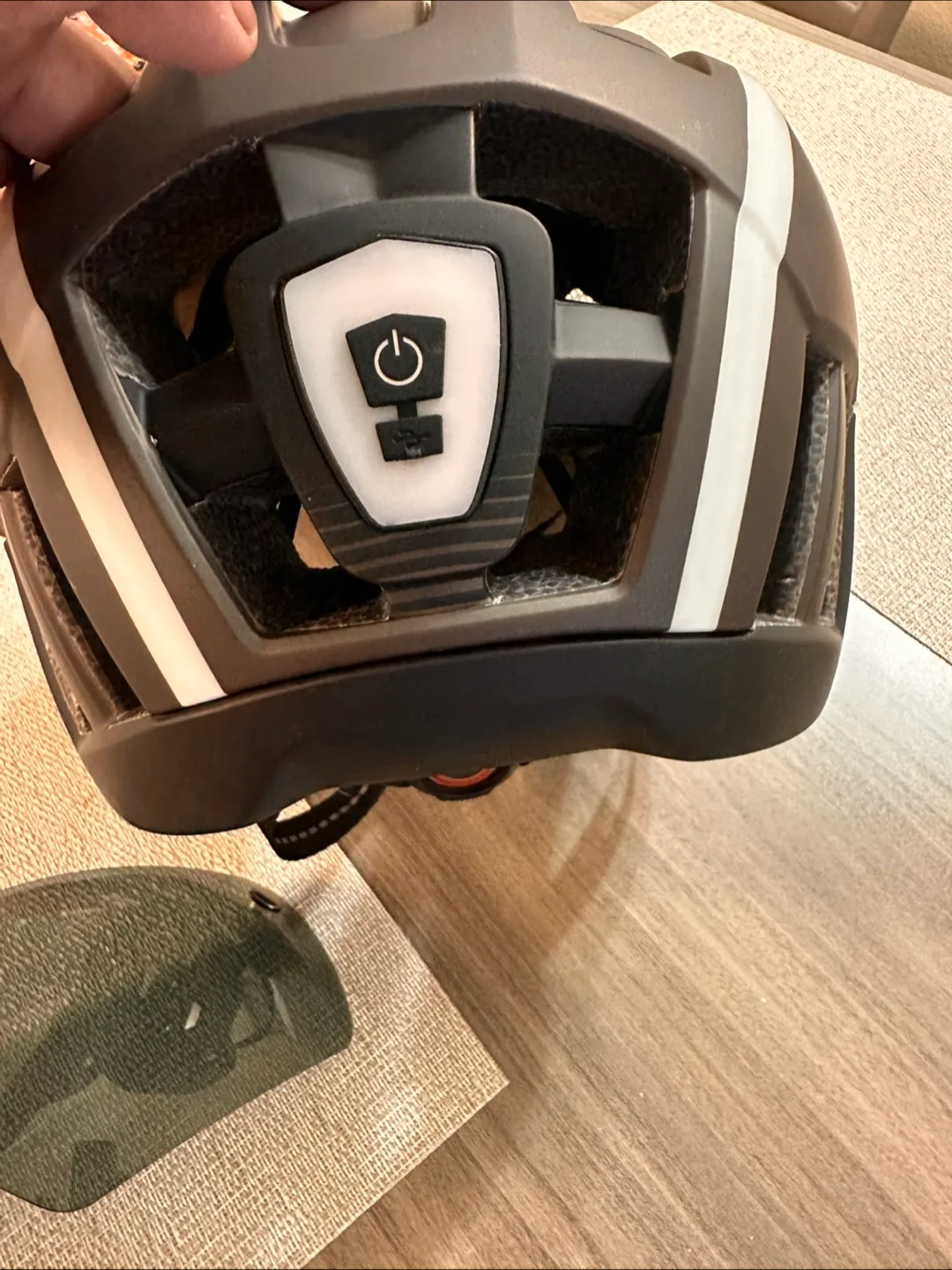 Victgoal Bike Helmet with Visor image indicator(6)