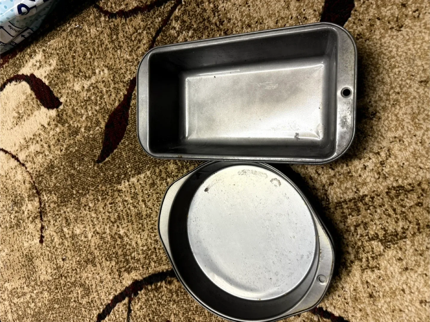 Used Baking Pans (Loaf & Round)🥕 thumbnail