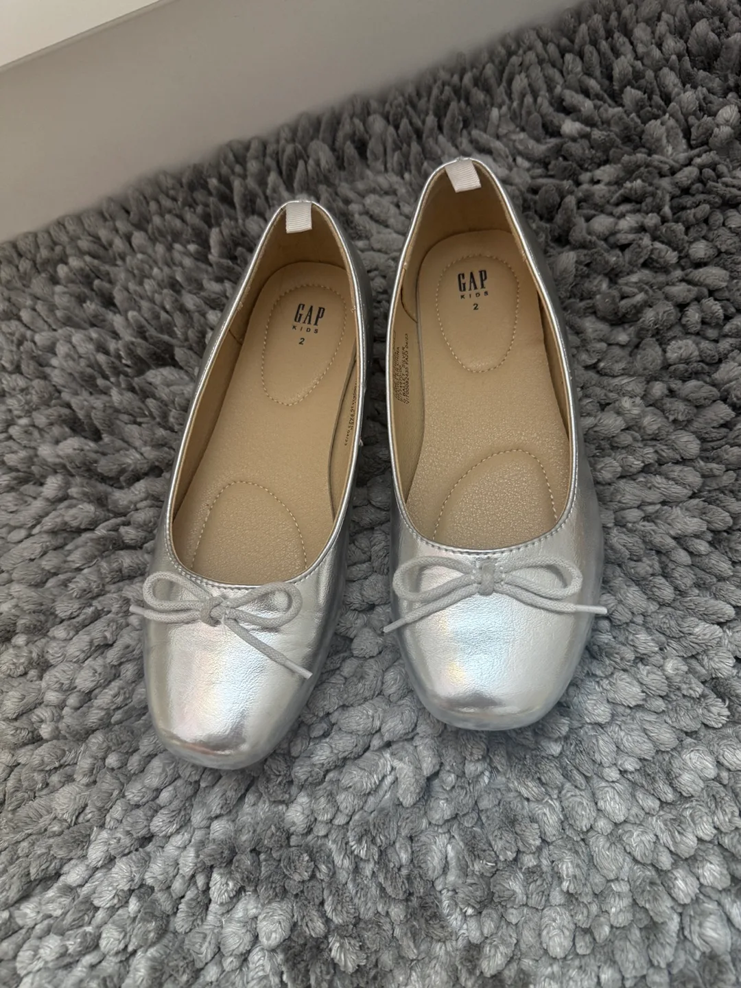 GAP Kids Silver Ballet Flats - Size 2 thumbnail