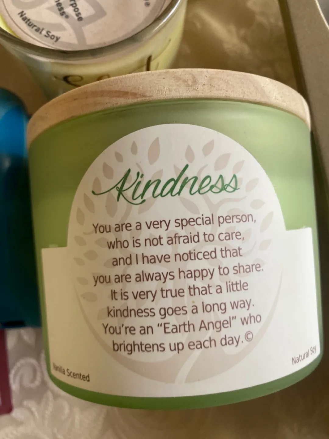 Earth Angel Kindness Vanilla Scented Candle image indicator(3)