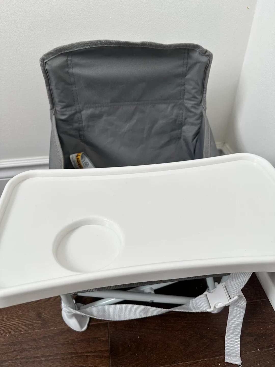 Regalo 2-in-1 Portable Booster Seat & Activity Chair image indicator(2)