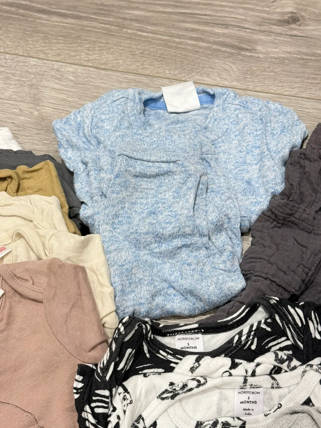 0-3 months clothing bundle image indicator(3)