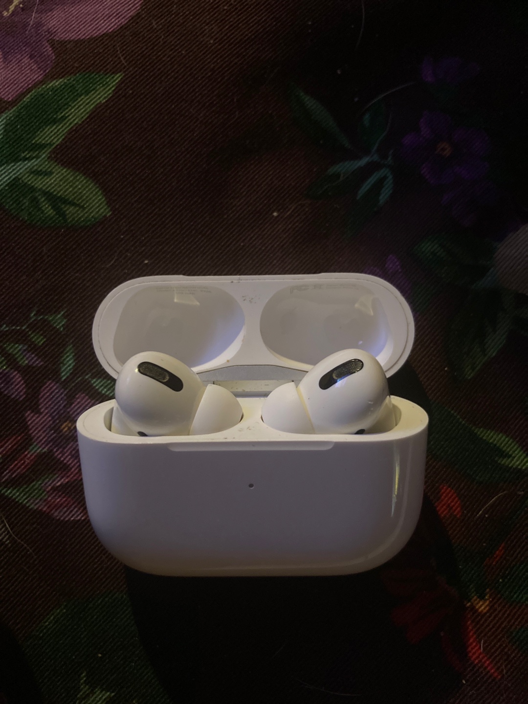 Apple AirPods Pro - photo 2