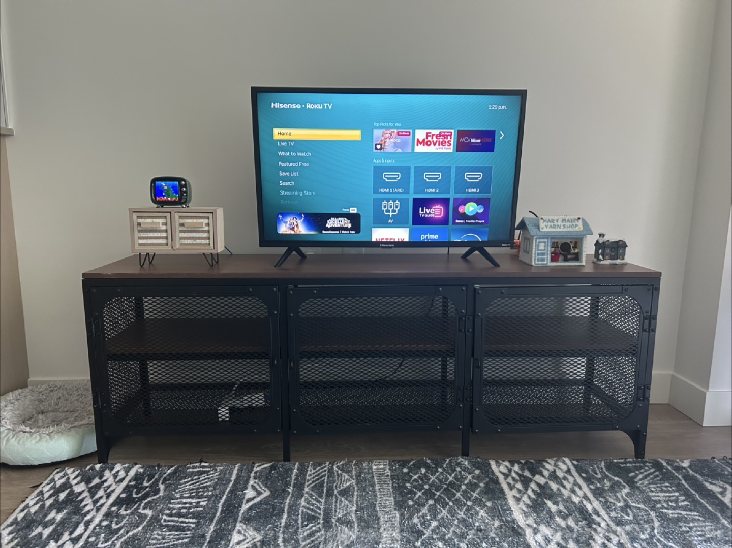 Hisense Roku TV 32 “ - photo 2