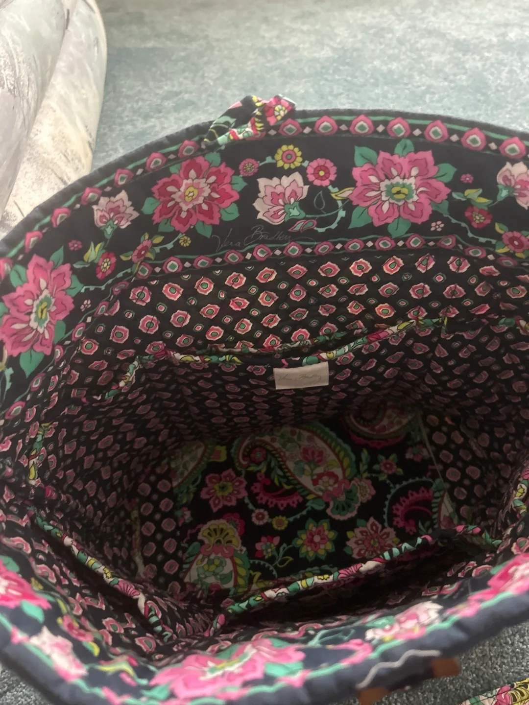 Vera Bradley Tote Bag, Lanyard, Tumbler, and Wallet image indicator(5)