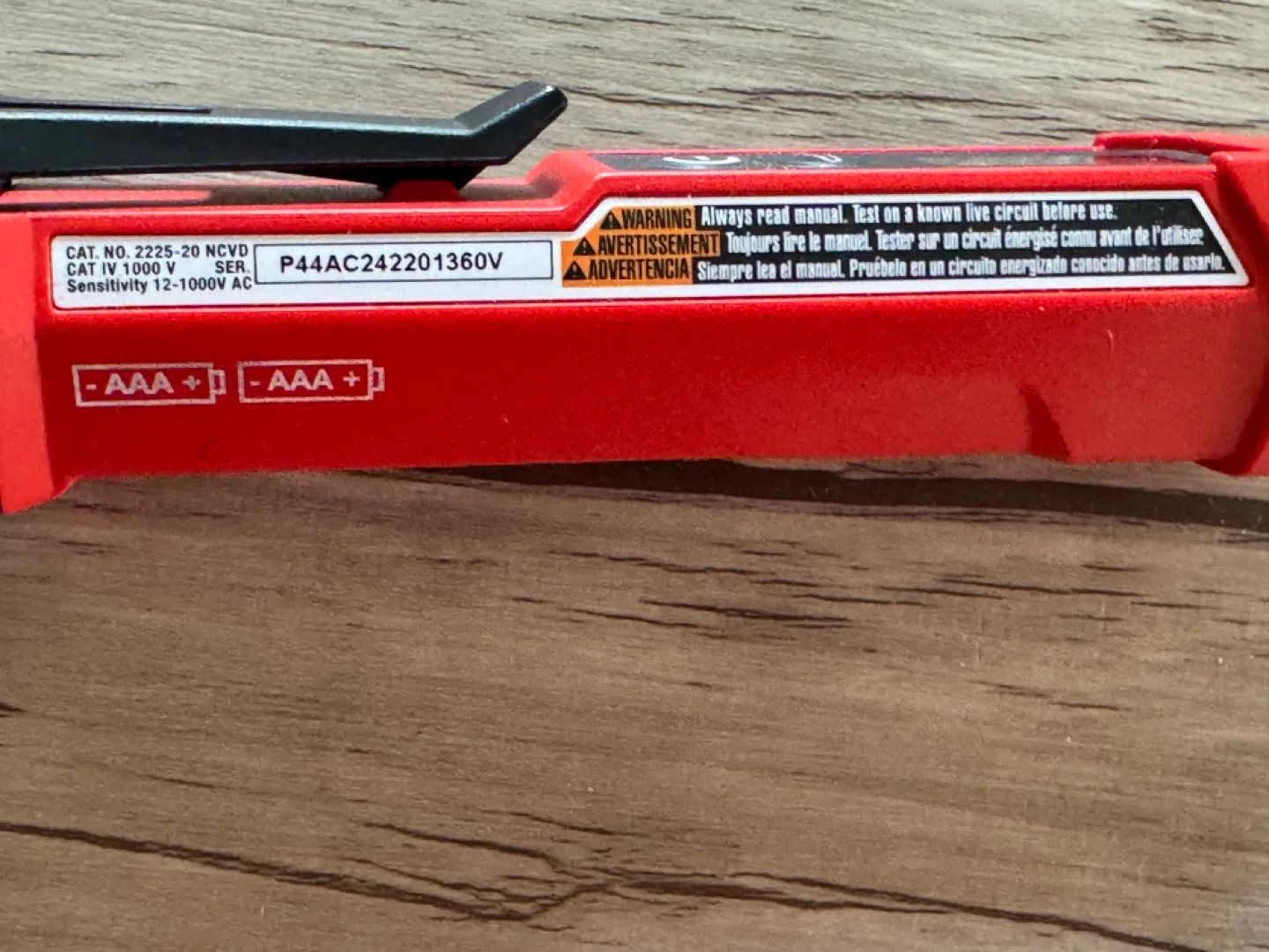 Milwaukee 2225-20 NCVD CAT IV Voltage Tester image indicator(2)